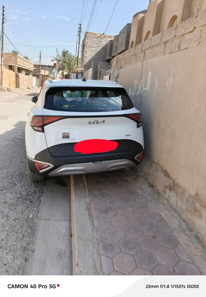 سلام عليكم كيه سبورتج للبيع موديل 2025 ماشيه١١٠٠٠ الف سياره جديده بس بيها بل صندوك بطش قليل والباقي مكفول كفاله عامه وتواصل ومعرفت السعر التصال او مراسله عله الوتساب ***********
