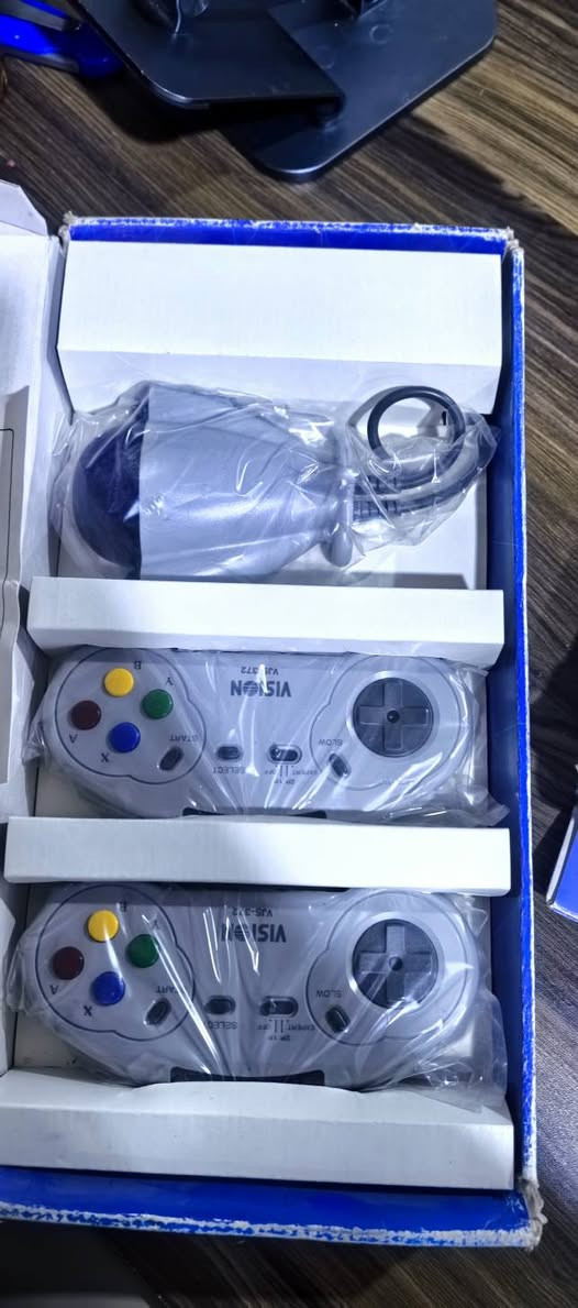 هذا المنتج هو عبارة عن مجموعة تحكم لاسلكي "Vision" تعمل بالأشعة تحت الحمراء لجهاز ألعاب "Super Famicom".تتميز المجموعة بوجود جهازي تحكم (ريموت) يسمحان باللعب لشخصين في نفس الوقت.تتضمن المجموعة جهاز استقبال يتم توصيله بمنفذ وحدة التحكم، ويوفر مدى فعال يزيد عن 20 قدمًا


**إذا كنت صاحب هذا الإعلان وتريد حذفه لأي سبب، رجاءا أرسل رسالة إلى الدعم الفني**