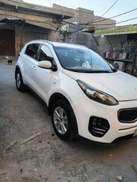 كيه سبورتج2018 للبيع سعر 155 وبيه مجال قليل سياره نضيفه باكيت بيه جامل...
