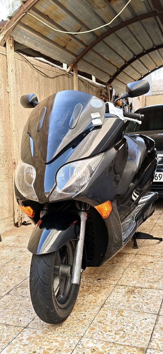 السلام عليكم
فورزه 0/10 للبيع الدراجه رمبه كلش جديده ماشيه35 
كل نقص مابيها عليها ادامه كامله دهن اصلي جديد تايرات جديده 
السعر المطلوب15 ورقه وبيها مجال اوراقها كامله مكانها العماره..

اي استفسار ***********
