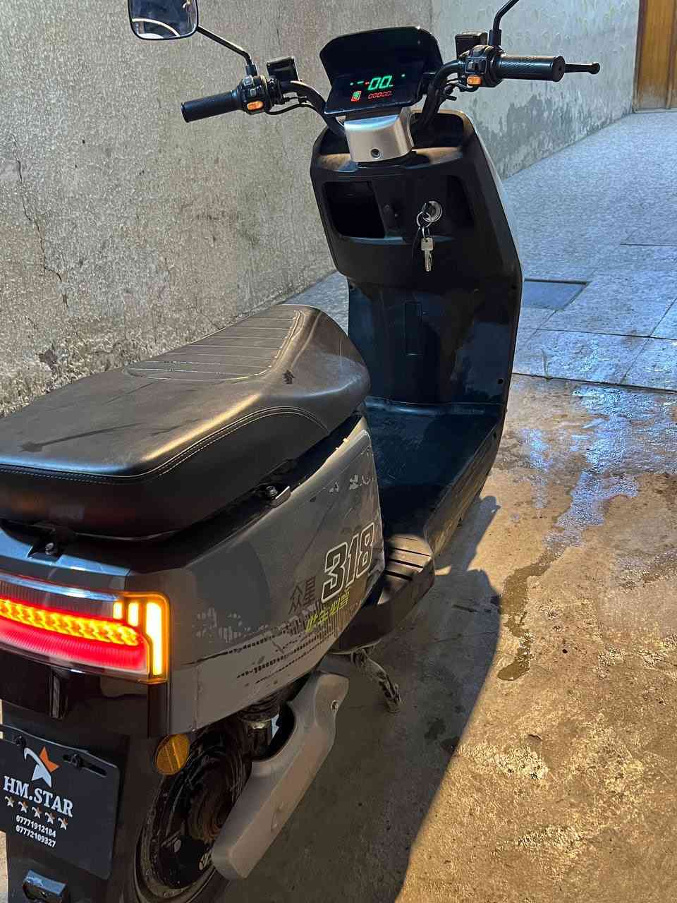 السلام عليكم   دراجة شحن
المواصفات 
السرعة الحقيقية 60km
تقطع بالشحنة الواحدة 50km
نضام ال(R) رجوع الى الخلف 
نظام مثبت سرعة 
نظام تحديد العطل 
لايت زينون عالي ناصي
السعر 500 وبيهة مجال 
للاستفسار ***********
