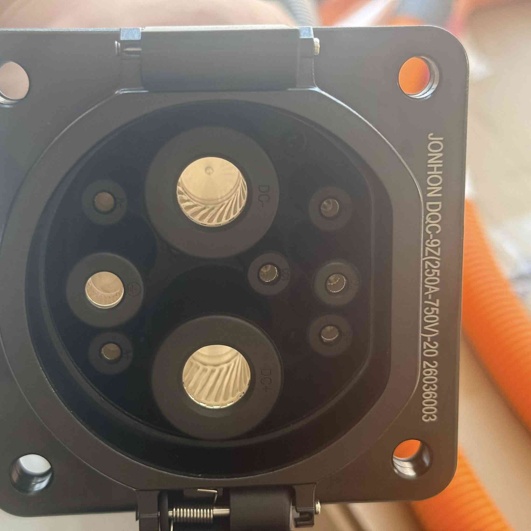 Yutong Bus, new energy charging socket.


**إذا كنت صاحب هذا الإعلان وتريد حذفه لأي سبب، رجاءا أرسل رسالة إلى الدعم الفني**