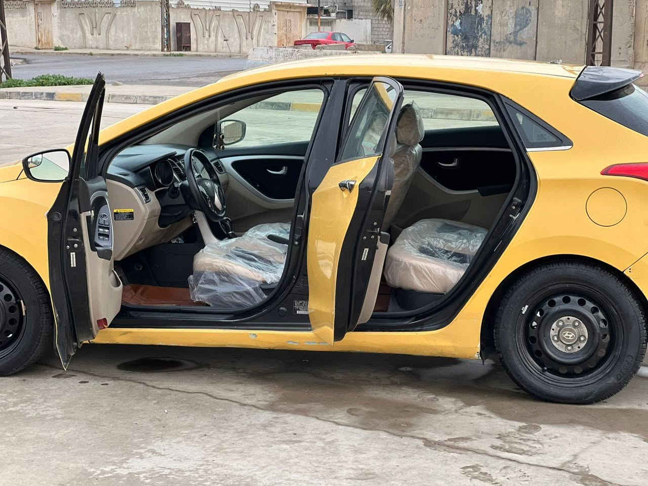 النترا مضلع  امريكي 2014   جنطه رقم بغداد باسمي السياره محرك معمر جديد كير شرط
كير توماتيك 

جامات كهرب 

نظام ايكو 

طخم جديد 

باتري جديد 

طخم تايا قبل فتره شديتهم 

السياره جاهزه 

لايتات عدسات منضومه زينون  

هيئه غرامات صفر 

السياره شرط بدون دوانز 

ضررها قبق صندوك وجاملغ امامي مبدل البقيه ليبل واحد 
السعر٨٢
رقم التلفون

***********

***********
