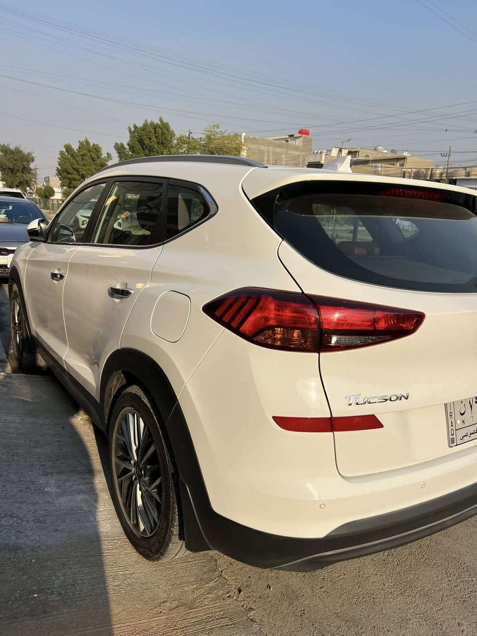 السلام عليكم
توكسان2021 خليجي مكفول من صبغ ول تبديل للبيع فقط 
مواصفات
كامره خلفيه
حساس خلفي
بصمه تشغيل +نضام ترحيب + بصمه ابواب 
3 وضعيات قياده
مري شفط 
شاشه
تحكم استيرن
كشن كهرباء اسايق مع الراكب 
داخل سياره جلد واضافه دوشمه للجماليه
ماشيه سياره 90 قابل للزياده
للبيع مكاني بغداد حي الشباب الاعلام 
***********
***********
السعر 211 وبيه مجال بسيط حك الجيه
