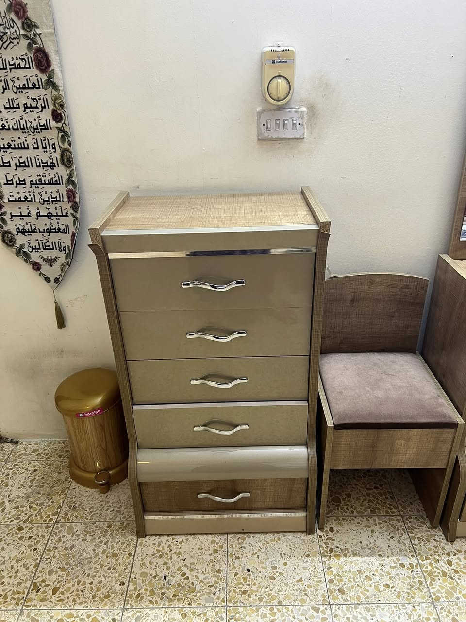 غرفة نوم للبيع تركية تكمة 8 قطع سعرها 600 فقط العنوان نفق الشرطة / حي حطين / ***********
