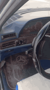 السلام عليكم مارسيدس 300جامبو  باب طويل رقم صلاح الدين مصبوغه صبغ عام بدون حادث او ضربه محور مكينه وكير بطه 2500 تبريد شغال تخم تاير صدر امامي وخلفي جديد السياره جاهزه خير من الله السعر 60 وبيها مجال او مراوس حسب القناعه واسط الصويره ***********
