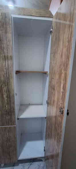 كنتور 3ابواب فول ميلامين تركي قياس متر و 30 نضافة فول استخدام كلش قليل مبي اي كسر اي عيب بالشرط للبيع السعر 140 ال
*********** 
سايدين دوميز الجمعية مقابيل ملعب دوميز قرب اق صو مول كركوك
