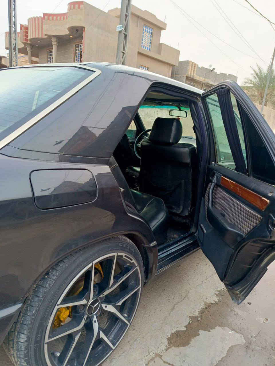 مارسيدس دب للبيع موديل 1991
رقم دولي مشروع وطني
محرك بطه 3000
كشنات جلد كهربائي
جامات كهرباء/تبريد شغال
جميع الكهربائيات شغاله
تخم تاير
السياره بأسمي
هزه جديده /سنويه2027
 العنوان الفلوجه

السعر63 وبيها مجال
مكلف بالنشر للاستفسار الاتصال على الرقم(صاحب السياره)
***********
***********
