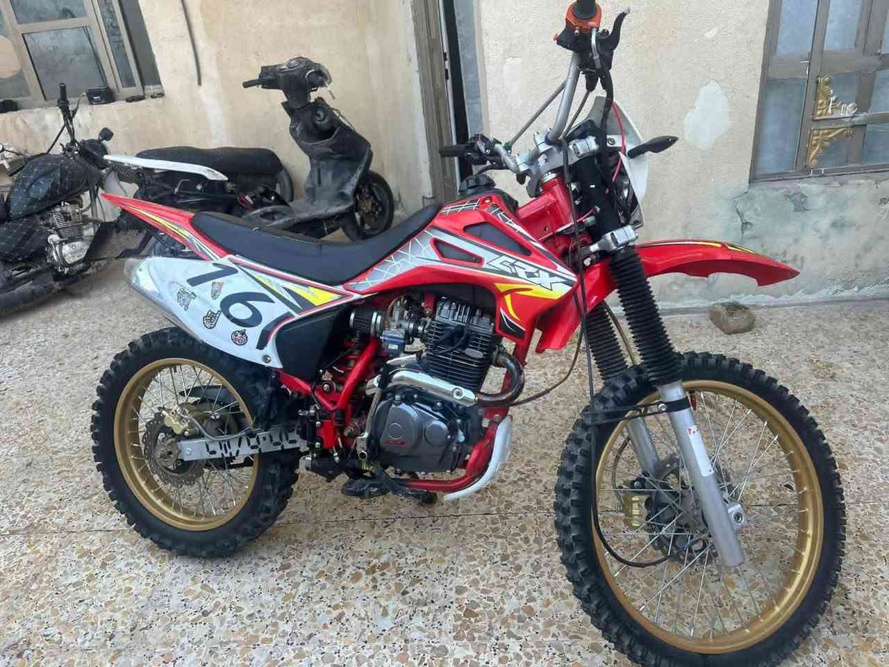 السلام عليكم قفاز للبيع نظيف كهربائيات شغاله كل شي ما ابي خير من الله محرك 300 سي سيك كفاله عامه سعر خاص رقم الهاتف بيع فقط***********📞 مكاني بغداد
