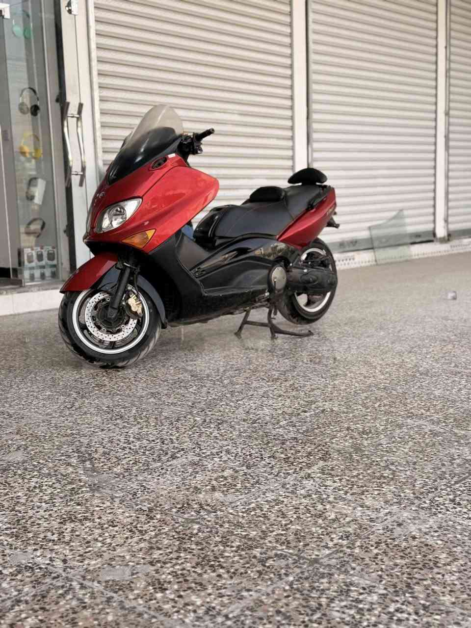 سلام عليكم تي ماكس 2008 شلعه معدل تخبل كفر جديد منضومه زنون  معدل 180 تايرات جدد  مكاني بغداد الحسينيه مراوس حسب القناعه *********** سعر20 و بيه مجال قليل
