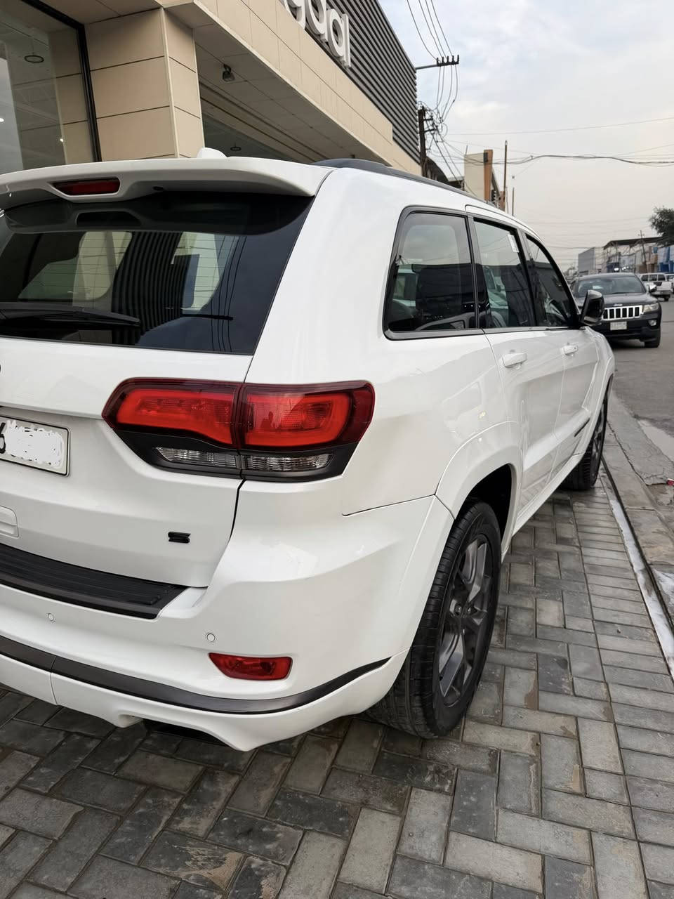 سلام عليكم
JEEP S 2020
خليجي وكاله هارلم
رقم اربــــيل  
فول عده الرادار 
بدون تبديل بدون صبغ 
محرك كير بشرط 
بارد جزء بسيط بالجاملغ الخلفي 
ماشيه ٧٠ الف ميل 
*********** احمد 
بغداد البياع 
للبيع او مراوس حسب  القناعه
