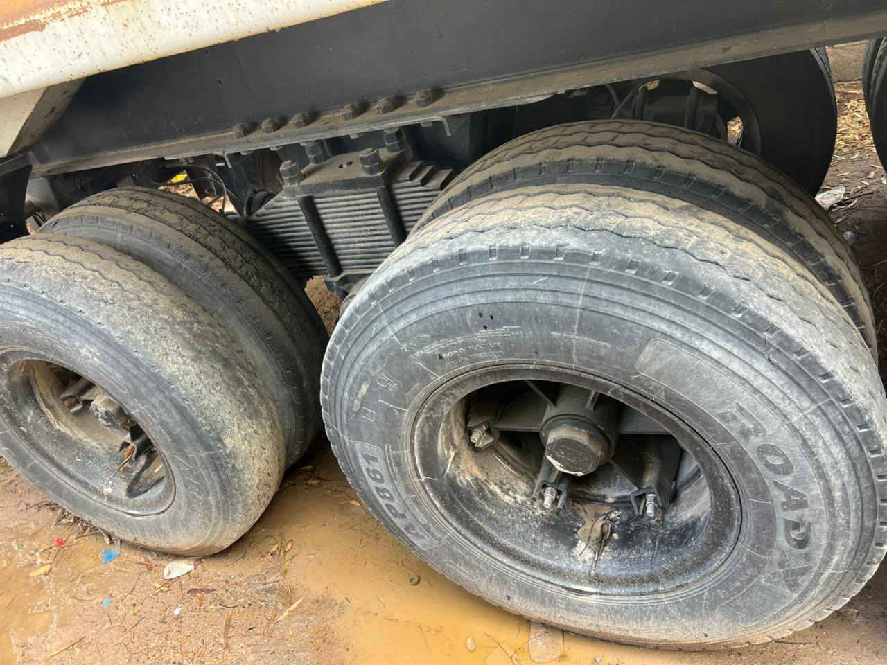 سلام عليكم عربانه ماموت اربع دناكير
حداديه تخم تاير كهرباء هواء كله شغال سعر ١٧٥ 
رقم تلفون *********** المكان بابل حصوة
