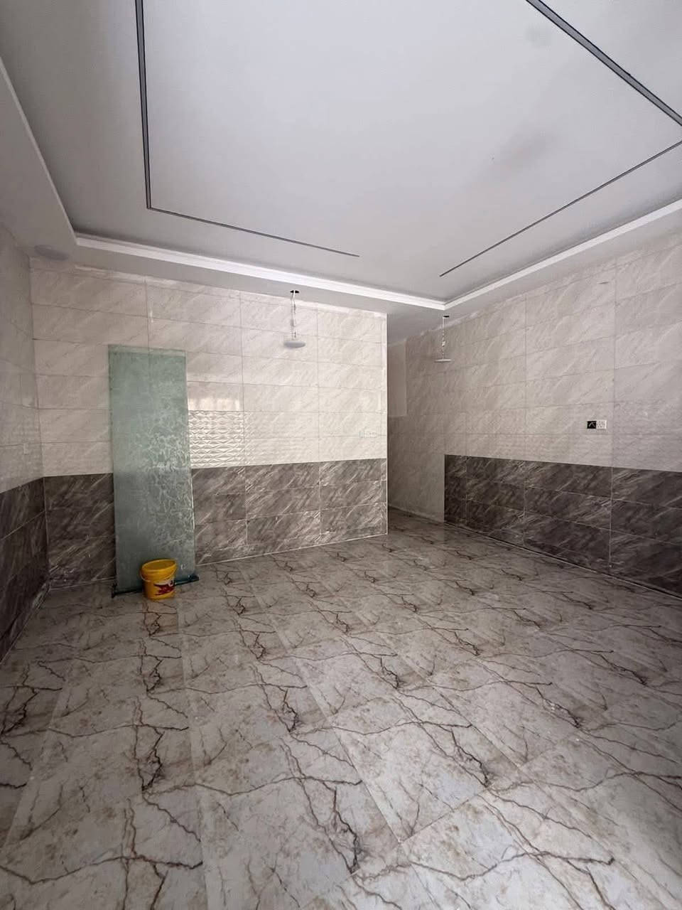 🔴 داران للبيع 🏘🔑🔑FOR SALE

🔴 فرصة استثمارية 

🔴الموقع👀حي البكر قرب شارع الكنيسة

🔴 ملك صرف طابو الزهور

🔴مساحة الدار ( 100 ) متر

🔴الواجهة (5) متر

🔴 طابقين بناء حديث معزول بالكامل 2026 

🔴الطابق الأول يتكون من غرفتين نوم وهول ومطبخ وصحيات.. 

🔴 الطابق الثاني يتكون من غرفتين نوم وهول وصحيات... 

🔴 الوارد الشهري مليون و 400 الف 

🔴للأستفسار عن عروضنا العقارية المتميزة وأسعارها ⤵️مراجعة

          🎖تاج الملوك للعقار🎖
     

🔴العراق↔️الموصل↔️ حي البكر سايدين كنيسة تايتنك مقابل البسة الأصدقاء أو ألتواصل معنآ ⤵️على الارقام
☎️(***********) ابو حسن
☎️(***********) ابو حسن
☎️(***********) ابو عماد 
☎️(***********) ابو عماد
