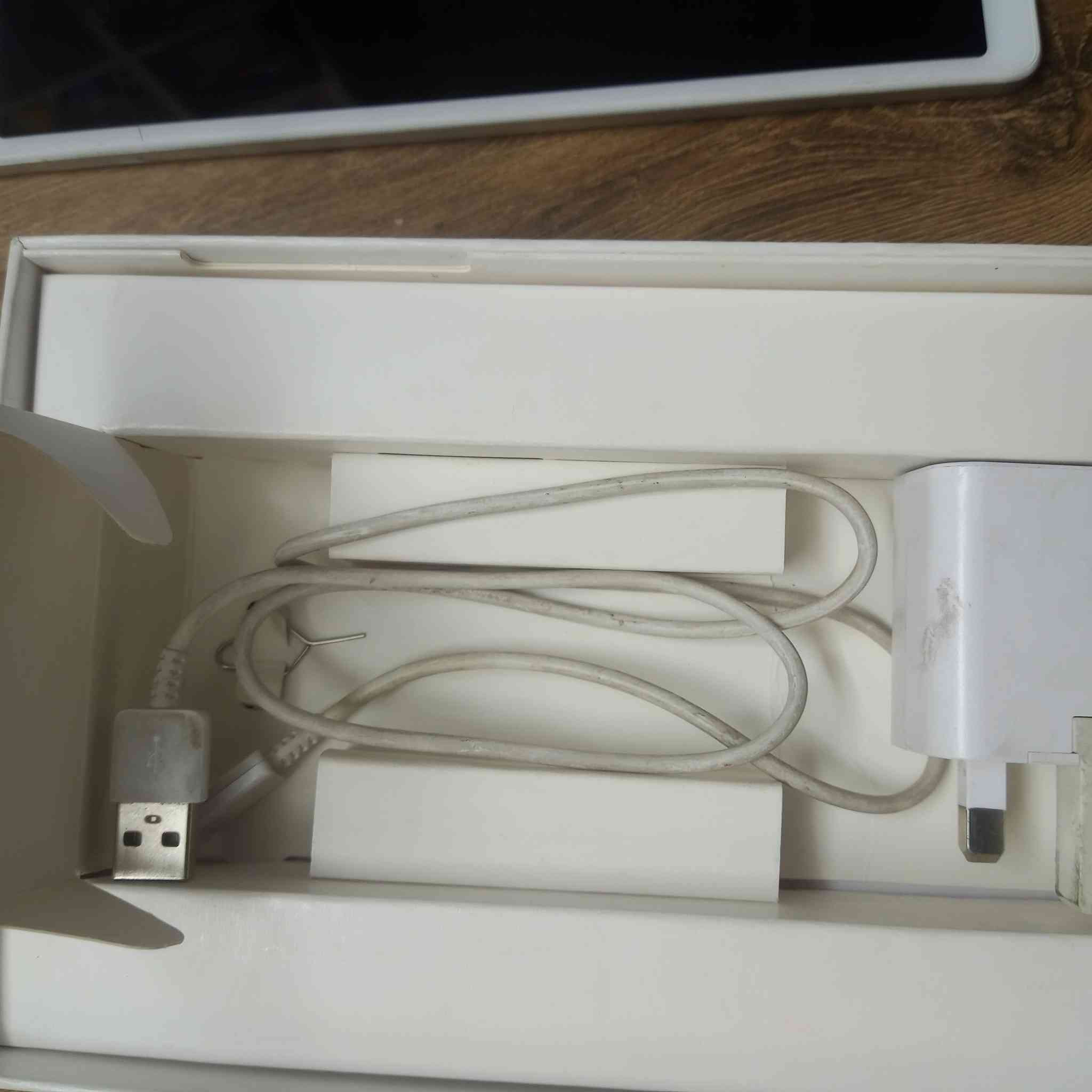 ايباد سامسونج جالاكسي A7
ذاكرة 32 فطر صغير في الشاشة 
جميع الملحقات الصلي ويشيل 
شريحة وتكدر أزيد الذاكرة 
سلس بل استخدام يفيد اللعاب و التصفح
و الدراسة تكدر تحمل بيس فري فاير بلود سترايك 
كلفيت اف ديوتي للستفسار خاص مستعجل على البيع مكاني بغداد الجديدة


**إذا كنت صاحب هذا الإعلان وتريد حذفه لأي سبب، رجاءا أرسل رسالة إلى الدعم الفني**