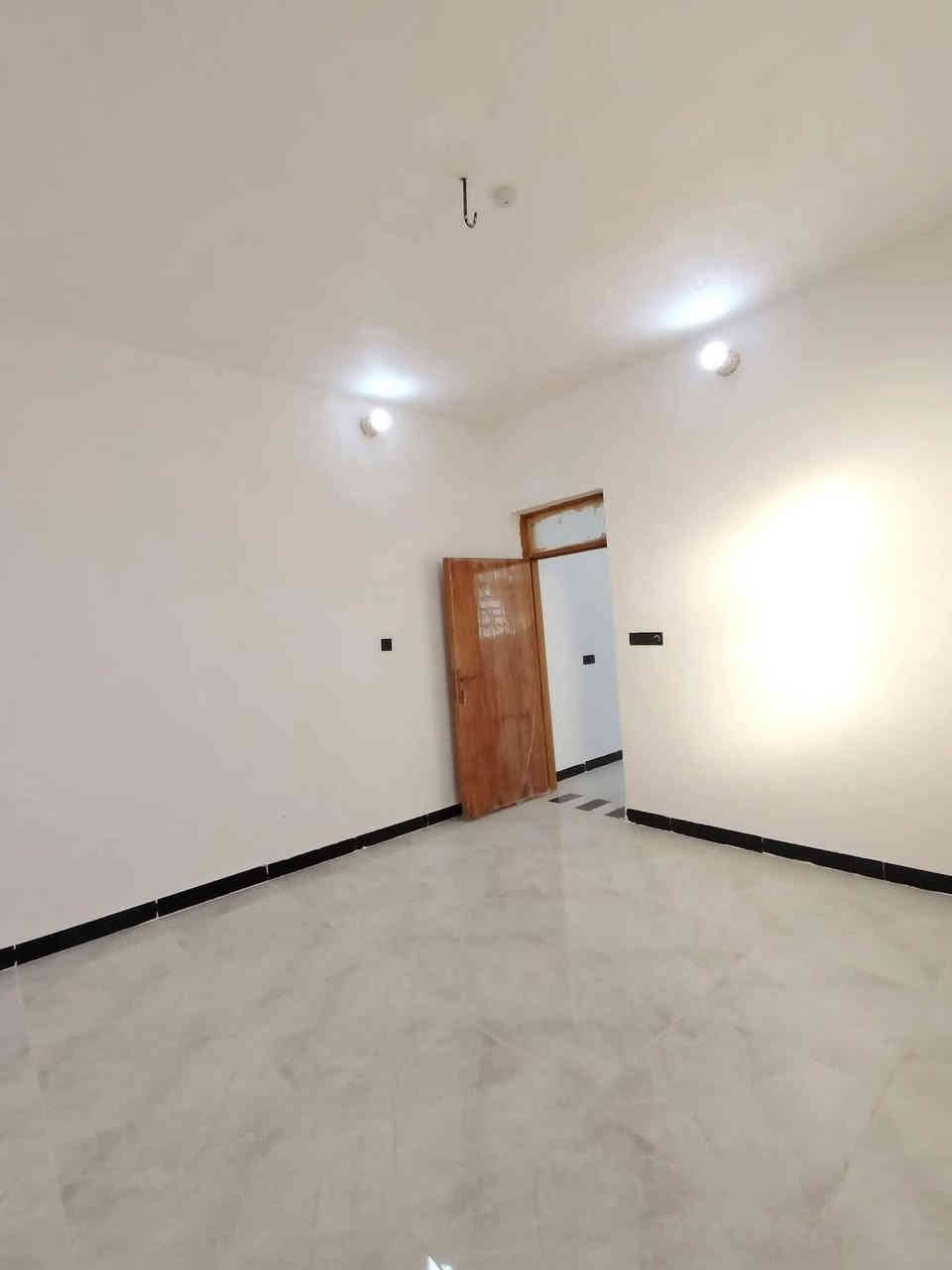 #تتوفر_50متر  للبيع _لدى_مكتب أسوار لعقار 

طابو زراعي تنازل بسم المشتري 
للبيع دار سكنيه بمساحه 50 متر
النجف الاشرف

بسعر 19 مليون بس مع المجال 
⛔#نرجو_القراءة_بلكامل_للتحقق⛔

1️⃣سند 25 مع قرار محكمه ↖️
 
بناء جديد وجاهز للسكن مال جناي 

2️⃣مواد البناء طابوك نهروان 🧱+صب مركزي +ارضيه بورسلين ثقيل 

3️⃣تتكون من 1 غرف +صاله +مطبخ
صحيات 1

4️⃣موقع ↖️شارع الحولي  (شارع الصب) 

5️⃣مميزاته شارع بعرض 13m  ماء+كهرباء +مدارس +سوق
تتوفر كافه المساحات والسعار والمواقع طابو زراعي سند 25

فقط عليك الاتصال على الرقم او واتساب
*********** 
الخط مفتوح 24 ساعه
