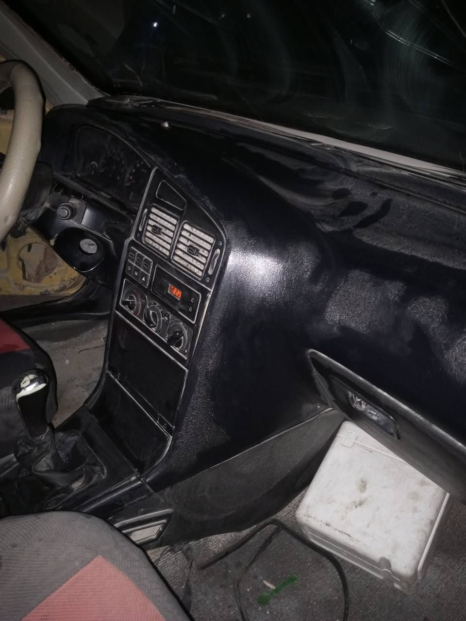 سياره بيجو 405 للبيع رقم ميسان
سعرهه 14 ورقه وبيهه مجال ***********
