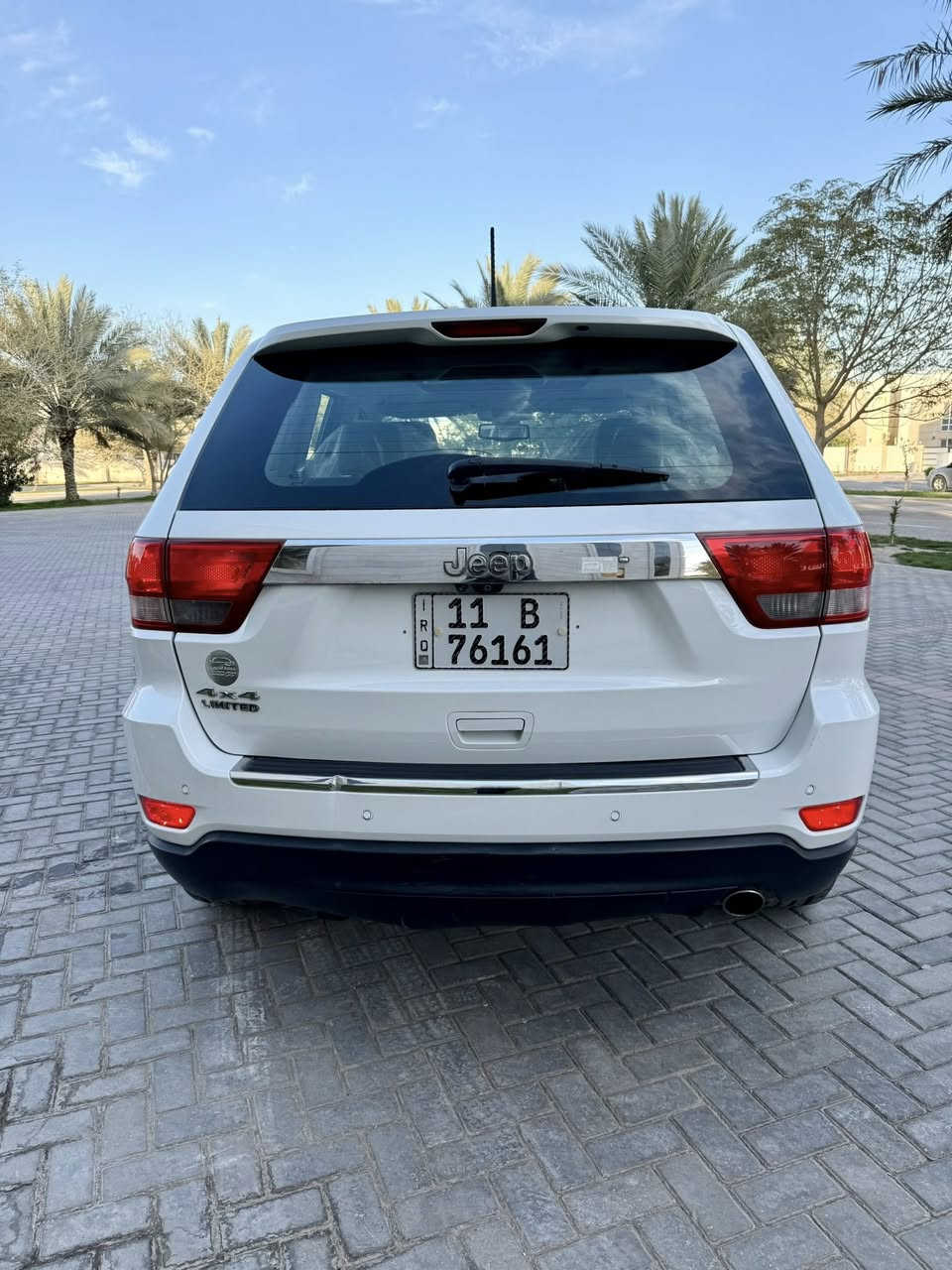 سلام عليكم جيب 2013  وارد خليجي سته سلندر بدون حادث مكفوله كفاله عامه حتى الدعاميات ماعده تكحيل بسيط بلدور مال الجاملغ الخلفي سياره فول موصفات لمتدد اعلى فئه بصمه بنراما جلد تدفئه بلكشنات ميموري ذاكره ستيرن كهرباء جنطه كهرباء السياره جداً جداً نضيفه استخدام شخصي وع ايد وحده وباسمي واي نقص مابيه بمعنى الكلام ماشيه 115 m السعر 195 للاستفسار ***********
