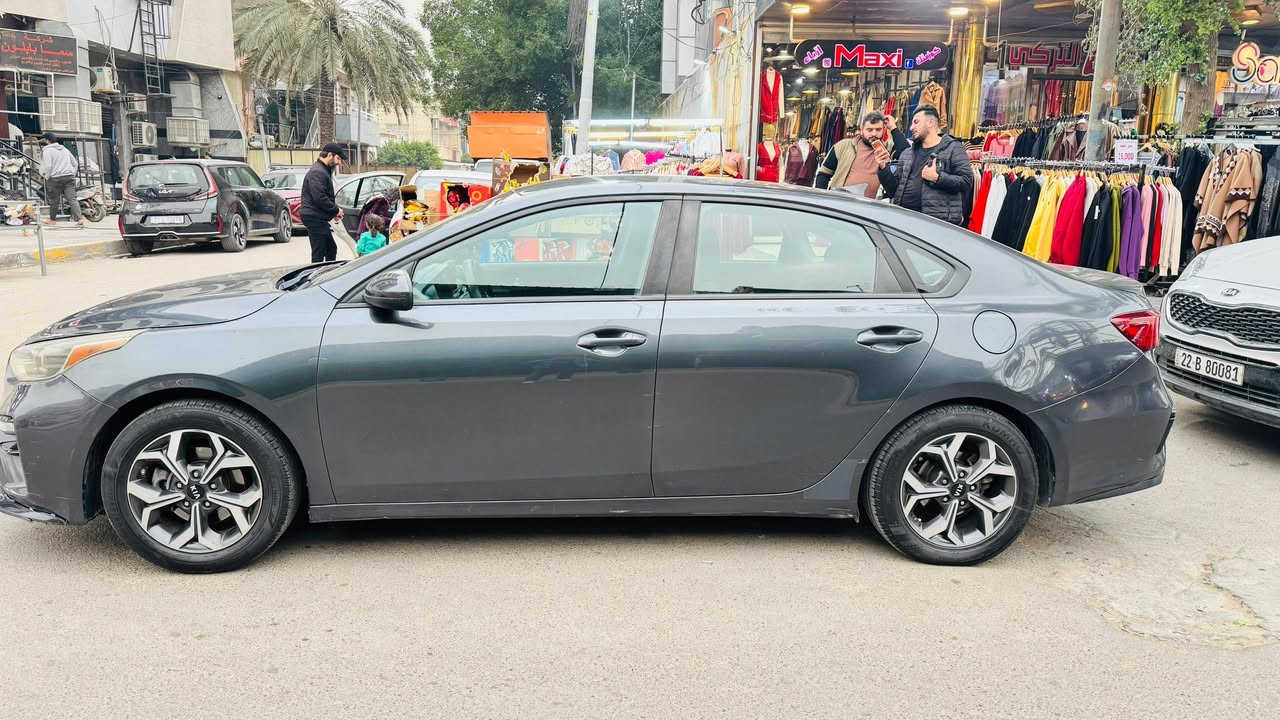 للبيع كيا فورتي موديل 19 رقم بغداد نص مواصفات بيها 3 قطعه صبغ جاملغات خلفي وصندوق مكينه كير مكفوله 
سعر 122 وبيها مجال مكاني شارع فلسطين ***********
شراي يتصل
