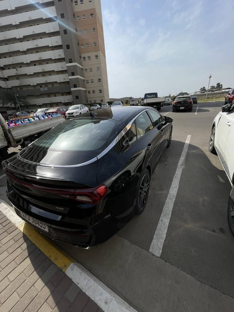 السلام عليكم
تحية طيبة..🌸 
للبيع K5 موديل 2023 GT فول مواصفات مكية 2500 turbo  
1-رادارات خلفي وجوانب
2-رادار امامي تصادم
3-ويل كب 19 
4-فجوج مختمه GT
5-داخل قرمبدي
6-كشن كهرباء
7-شحن وايرليس
8-انارة داخلية لمس
9-تبريد بيانو 
10-السيارة اربع كزوزات بلادي 
11-شفتات ستيرن 
12-اربع وضعيات قياده sbort وبيها sbortبلس+ ونورمال وكرنفارس 
وهواي مواصفات تختلف عن باقي الk5 الجيتي لاين 
حادثها ربع بنيد صبغ فقط بدون دواخل 
سعرها 220$ وبيها مجال 
مكانها بغداد
للاستفسار الاتصال *********** واتساب متوفر
