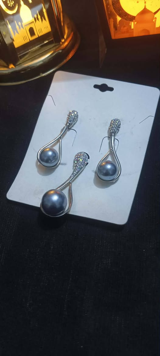 كل هذا الجمال 
بسعر خيالي 
سعر الدرزن 12 كارت 25 ألف و التوصيل مجاني 
ملاحظة 
امانة الله و رسوله يجيك كله هيچ و شرط الفحص أمام المندوب 
* موديلات تجي بدون زنجيل هذا هو هيچ 
افحص اذا مو نفس الصور ارفض الطلب 
علق تم واجيك خاص اذا تريد تحجز


**إذا كنت صاحب هذا الإعلان وتريد حذفه لأي سبب، رجاءا أرسل رسالة إلى الدعم الفني**