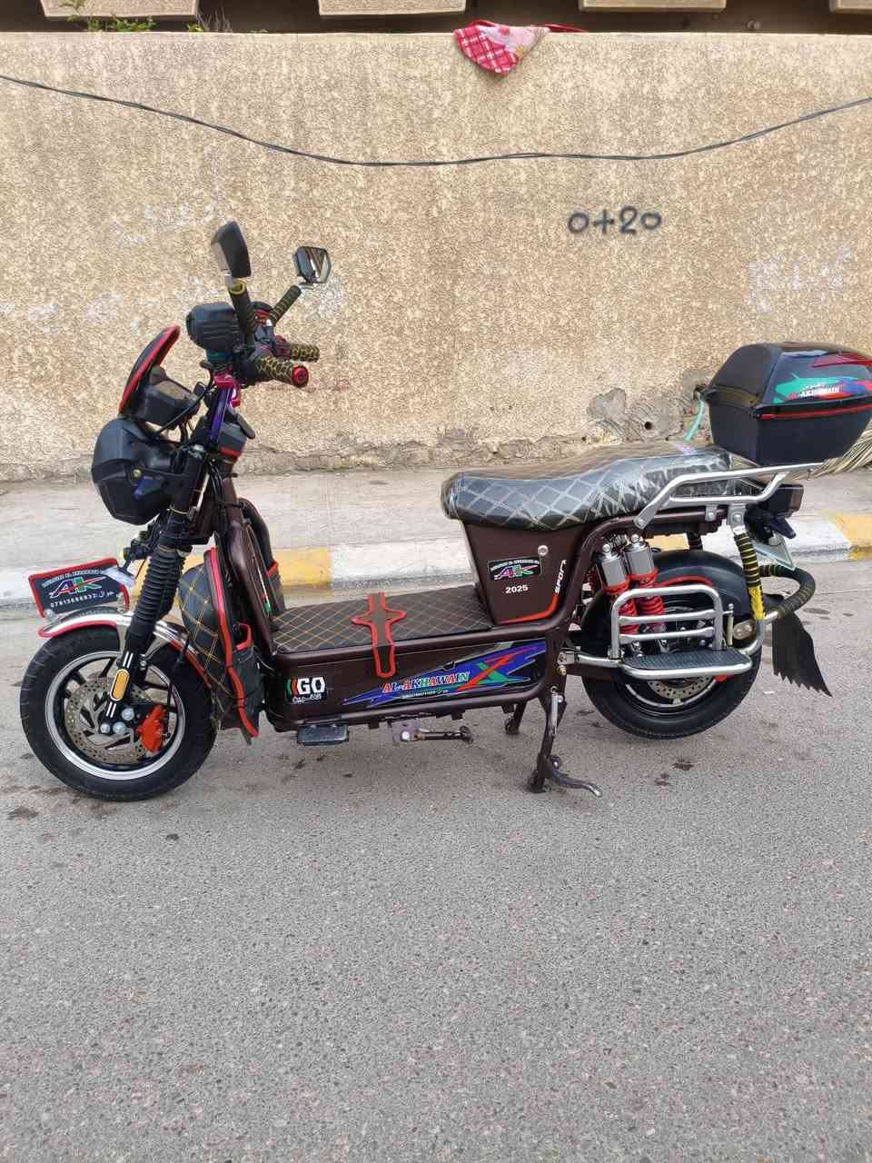 دراجة جبلي الاخوين موديل 25 .. ام البصمة .. 6 باتري .. استخدام 4 اشهر فقط .. فوول نظافة ..
البطاريات عدد 6 فول وعالفحص ..
الكهربائيات كلها شغالة .. مانع سرقة .. تشغيل عن بعد .. لايت عالي ناصي .. اشاير .. دبل اشارة ..نشرات جانبية .. MP3 .. دبل سماعة .. ستاند موبايل .. تثبيت سرعة .. رقم ضوئي خلفي ..
الدراجه استخدام قليل ونظيفة حيل تعال وشوف بعينك .. 
خوذتها + جادرها .. وياها موجودات ..
السعر .. 650 .. وبي مجال ..
*********** .. واتساب ..
*********** ..
