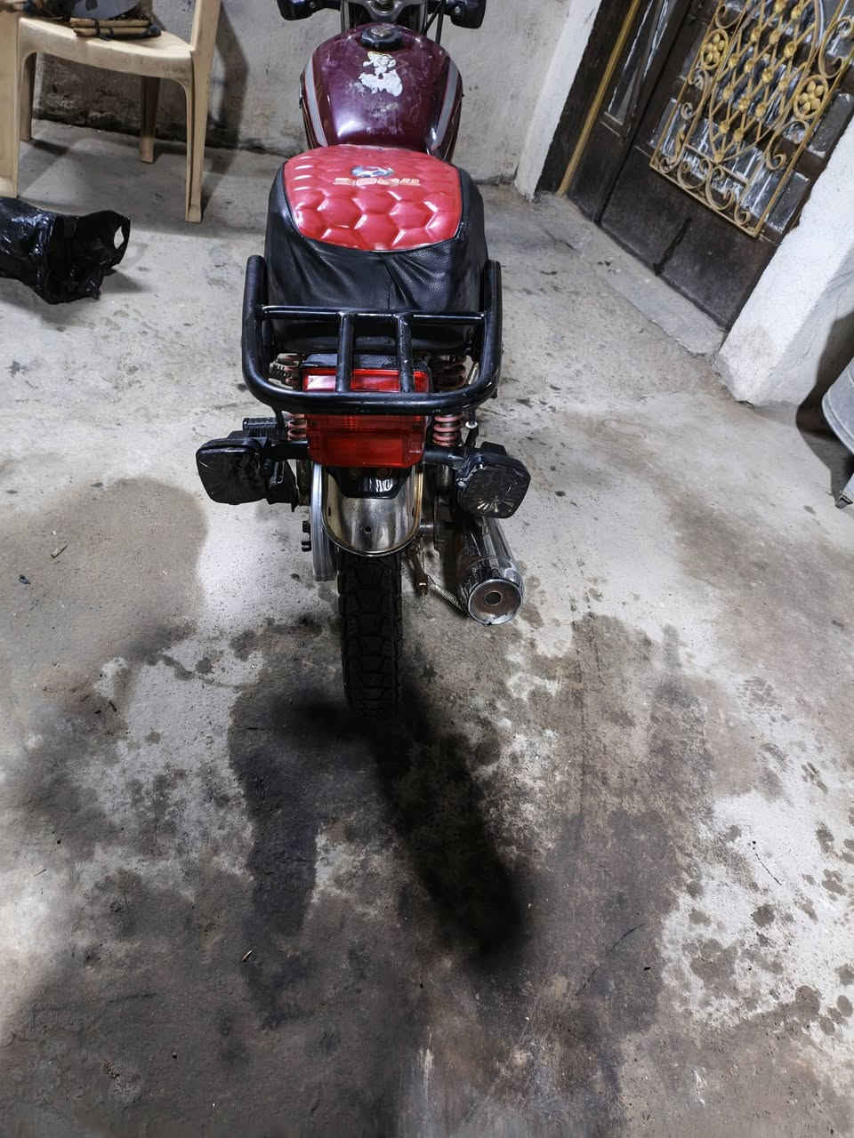 سلام عليكم دراجه للبيع 5كير مكينه ما مفتوحه وراق كامله كهربيات شغاله تايرات جديد يرادلهه ترتيب بصيط باتري هابط مكاني بغداد جسر ديالى الكرغوليه بقرب مول المراء سعر 350وبيهه مجال حك لجيه ***********
