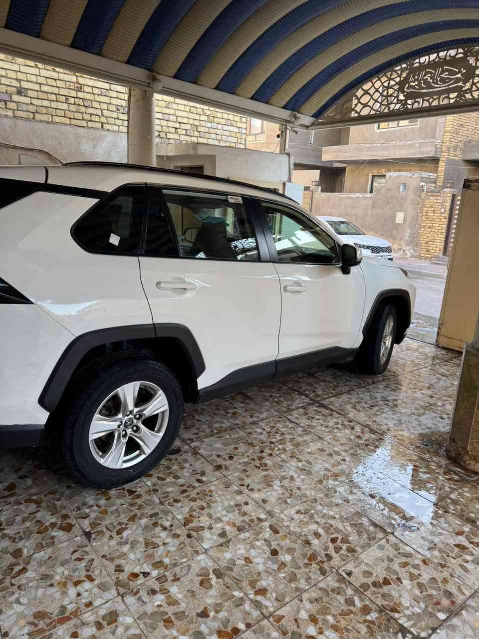 السلام عليكم راف فور   موديل ٢٠١٩ حادثها كما موضح بالصور فول مواصفات بدون ايرباك بصمه فتحه رادار نقاط عمياء كشن كهرباء جنطه كهرباء كشنات تدفئه ويل كب ماشيه ١٤٠ الف كيلو السياره بالكوت مركز المدينه  السعر المطلوب ١٩٨$ ***********
