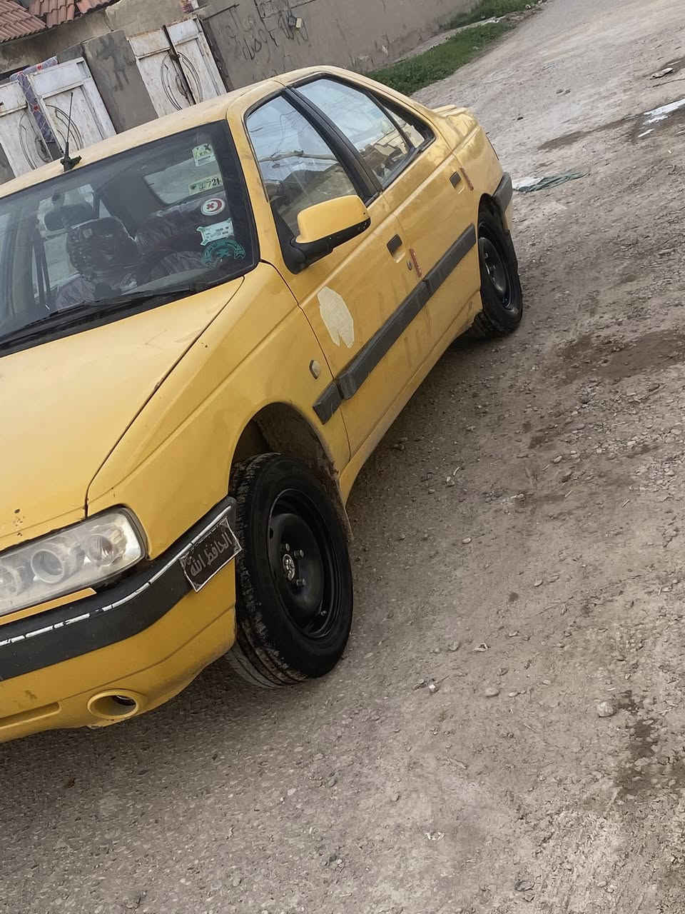 سلام عليكم بيجو 405 موديل 2013
كير ومكينه جدد تخم تاير بيهة تكه تعبانه 

بيهة ضربه بصفحت سايق بصيطه كلش 

سياره مصفره هيئة وغرامات مداور ثاني يوم راعيهة جيراني 

مكان سياره بغداد مجمع الحسان مجاور بسمايه 

رقم *********** سعر 28وبيهة مجال قليل
