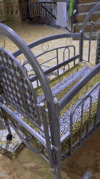 جربايه حلوة ما مستخدمة قليل كلش وتتعله وتتنصه وصير جبير هم يعني من عمر سنه الى سبع سنوات تنفك وتتكبر دوشك تفصال بيه كلش حلو ونضيف 
السعر ١٠٠ وبيه مجال بسيط
العنوان الزبير محلة العرب الاولى 
***********
