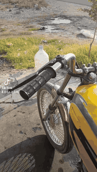 سلام عليكم دراجه ستندر نامي بدل قباقه مال المحرك  موديل14 ويل خلفي جديد تاير خلفي جديد وشوفت عينك السعر250الف وبيههه مجال تعال خاص وبيك خير ودلل هاذا رقمي***********مكان مكيشيفه
