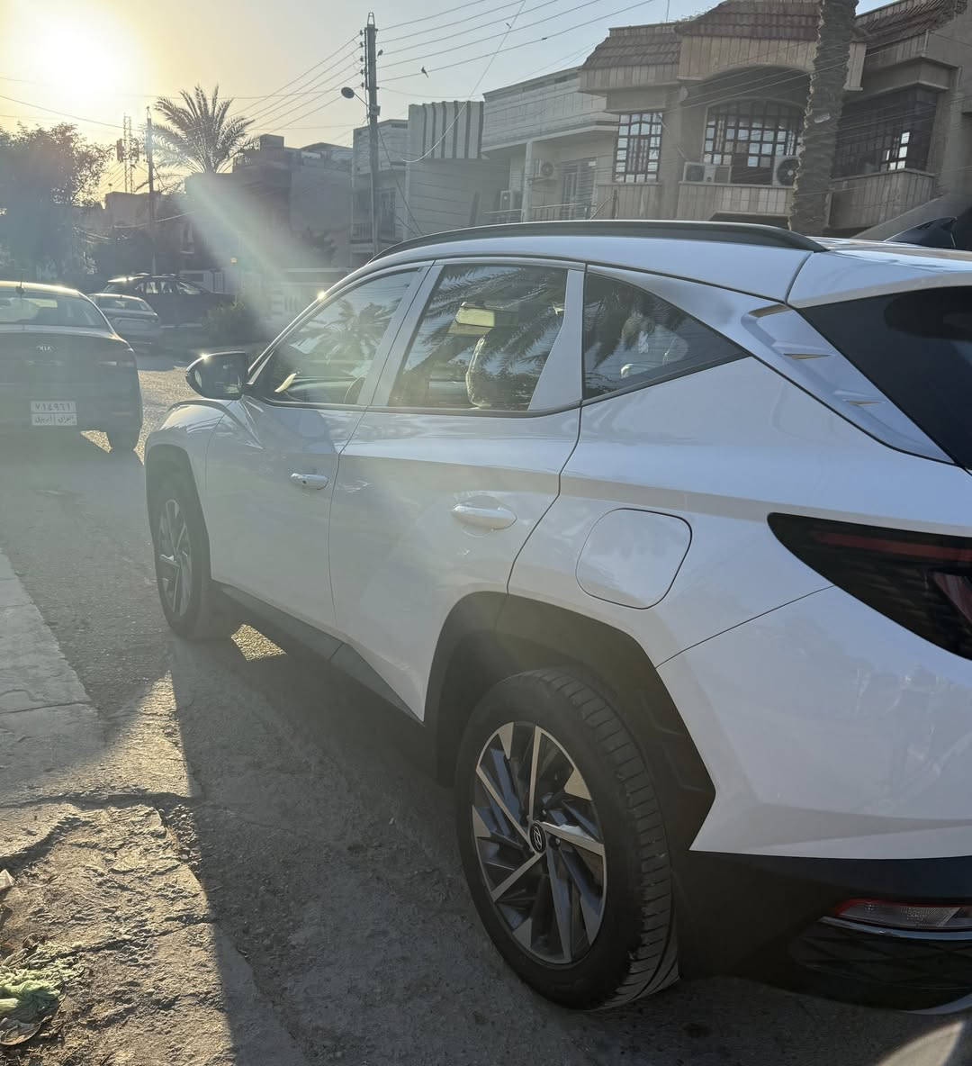 توكسان 2023
كفاله عامه من الصبغ ومن البارد 
ماشيه ٤٤ الف فول مواصفات ما عده البانو راما السعر 213 $ وبيه مجال ب اسمي ثاني تحويل
مكان السياره بغداد العامريه
***********
