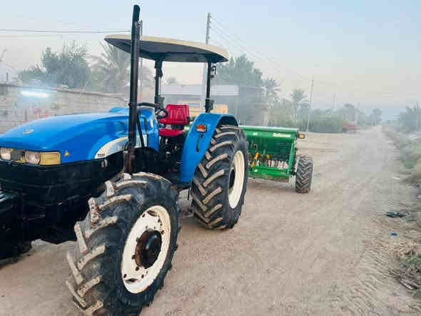 للبيع نيوهولند موديل 2014 كتاب شركة كير ومحرك وأكسن وجهاز هودرليك مكفولات مكينة خير من الله تخم تاير جديد كهربائيات شغالة مكينة مال جناي اي نقص ما بيه السعر عشرين مليون وبيه مجال بسيط المكان بابل قرب خط السريع للاستفسار ***********
