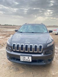 شيروكي ٢٠١٧ • مقعد كهربائي • سنوية ٢٠٣٠