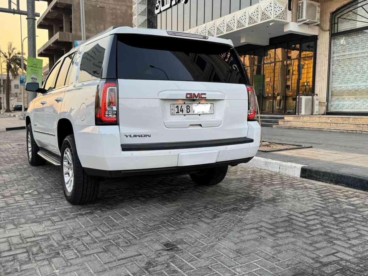 سلام عليكم يوكن البيع موديل ١٧ دخول جديد بسمي تحويل ثاني يوم بدون ايرباك سياره او بدون دواخل مكان سياره بصره سعر ٣٣٥ او بيهه مجال ***********
