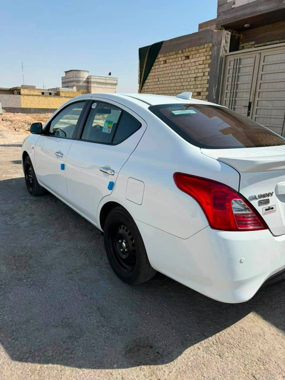 نيسان صني 2025 هندي شباج الجديد بليته زركه 
كفاله عامه بيها PDR گد أربع أصابع ماشيه 28الف كير مكينه تبريد حداده كفاله .السياره جديده حيل دهن امس مبدله رقم أربيل السعر 128 مكاني البصره 
للاستفسار ***********
