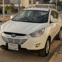 توسان موديل  2011 خليجي محرك 2400 دوش بيها جاملغ عكس السائق صبغ وبنيد ...