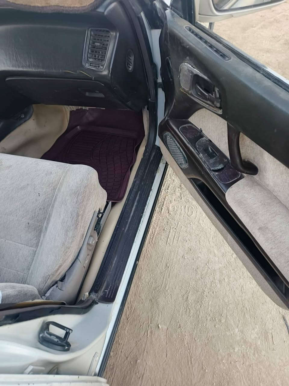 سلام عليكم كراون بطه 91متصل رقم انبار انكليزي مكفوله من الكص ونقل الجثه والصوليات تحويل ثاني يوم مكينه وكير 2ونص جدد تخم تاير باتري جددحداديه 90/100غرفه جديده ارضيه جلد  شا شه اندرويد ثلج وبي ضمان  مكفوله من الضربه القويه  مكان ديوانيه  اتصل وبيك خير ودلل  ***********
