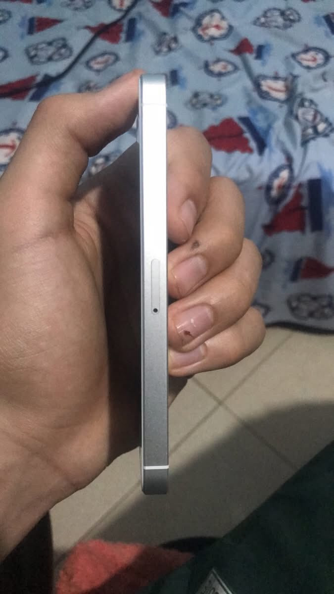 السلام عليكم 
ايفون se1 للبيع ذ 16 بطاريه 71 جهاز نضيف كل شي ينزل وشغال كل شي وما بي اي عطل السيمكارت شغال يعني الجهاز مو تخطي وجهاز حلو ونظيف وكل شي يشغل 
مكاني بغداد حي الخضراء قرب العامريه توصيل ما عندي للبيع او مراوس 
السعر 65 الف 
او مراوس


**إذا كنت صاحب هذا الإعلان وتريد حذفه لأي سبب، رجاءا أرسل رسالة إلى الدعم الفني**