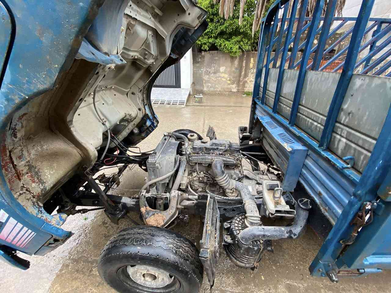 سلام عيكم كياحملً فنتيره موديل 1998 قماره قلاب شاصي شرط محرك كير اكسل كله شرط حصه كاز بيها سياره بسمي السعر 65 وبيها مجال الرقم ***********
