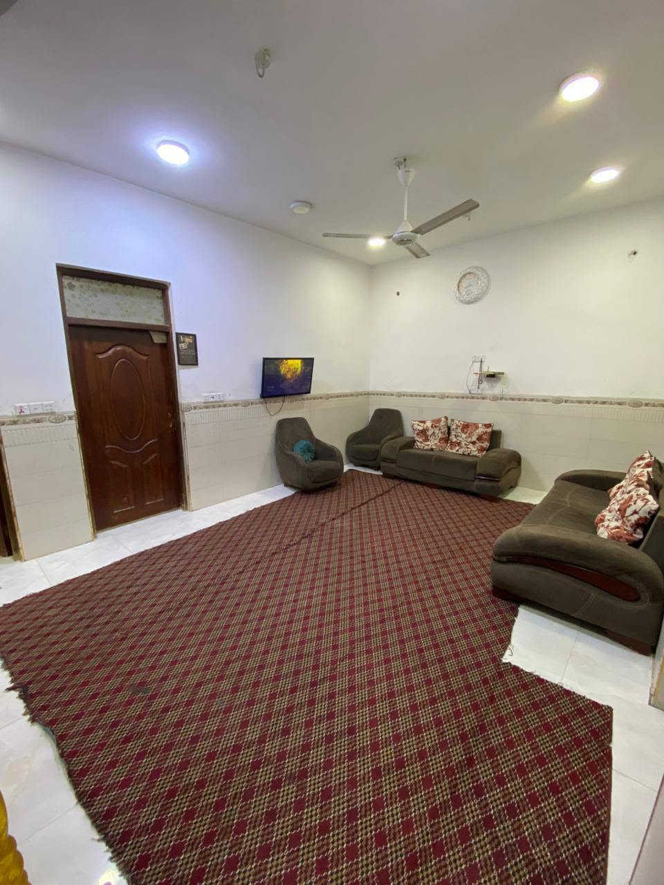 🏡 بيت للبيع – فرصة مميزة للسكن 🏡
📍 الموقع: حي الجامعة – شارع 20 – قرب مدرسة الجامعة
📐 المساحة: 200 متر مربع
✅ موقع ممتاز وقريب من الخدمات والمدارس والأسواق
✨ مناسب للسكن العائلي وفي منطقة هادئة ومخدومة
📞 للاستفسار والتواصل (واتساب): ***********
📢 للحجز أو معرفة التفاصيل الكاملة، تواصلوا على الرقم أعلاه. فرصة لا تعوض للراغبين بالسكن في حي الجامعة المميز. �
