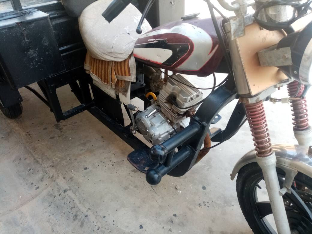 سلام عليكم 
ستوته MTR گلك موديل 2013
نقصها ابريك خلفي فقط سعر 550وبيها مجال 
للاتصال  واتساب فقط ***********
