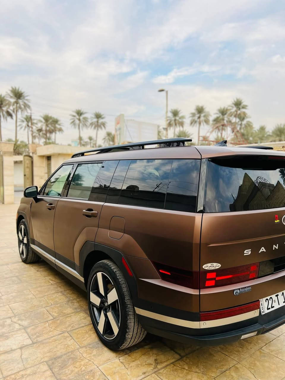 للبيع – سنتافي 2024 ليمتد الشكل الجديد 
‏
‏🚘 هيونداي سنتافي 2024 Limited
‏📦 وارد أمريكي
‏🟤 اللون: قهوائي شوكولات مات مميز جداً (لون نادر وفخم)
‏عداد 17 الف تقريباً
‏بدون ايرباك بدون تبديل
‏⚡ محرك 2.5 تيربو قوي وأداء رياضي
‏(Smartstream  (DOHC + GDi
‏
‏✨ مواصفات الفئة الفول:
‏✅ محرك 2.5L Turbo
‏✅ كير  8 سرعات 
‏✅ شاشة بانوراما مزدوجة كبيرة 
‏✅ نظام UV-C في الدشبورد لتعقيم وتعطير المقتنيات 
‏✅ شاحن لاسلكي سريع
‏✅نظام مراقبة انتباه السائق (DMA)
‏✅ كاميرات 360 درجة 
‏✅ 12 سماعة Bose
‏✅ أوتو بارك (ركن ذاتي)
‏✅ مثبت سرعة ذكي مع رادار
‏✅ نظام المحافظة على المسار
‏✅ تحذير النقطة العمياء
‏✅ تحذير التصادم الأمامي 
‏✅ فتحة سقف بانوراما
‏✅ كراسي جلد فاخرة (تدفئة + تبريد) أمامي وخلفي
‏✅ ذاكرة مقاعد
‏✅ نظام بصمة وتشغيل عن بعد
‏✅  صندوك خلفي كهربائي ذكي
‏✅ إضاءة LED كاملة في دشبول
‏✅ ويل رياضية قياس كبير 
‏والكثير من المواصفات الي مانذكرت
‏ (حادث السيارة بسيط جاملغ خلفي وباب)
‏ شرط بدون ايرباك بدون دواخل 
‏صور حادث بالمنشور 
‏
‏🚗 السيارة بحالة ممتازة جداً
‏مكاني بغداد
‏
‏💰 السعر رقم 1 
‏
‏📩 للمهتمين التواصل خاص ***********
