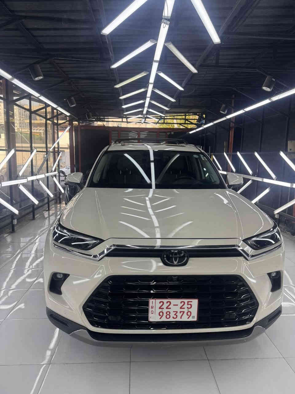 Grand Highlander 2024 platinum
كراند هايلاندر ٢٠٢٤

المواصفات  كثيره وما تنعد ومن ضمنها الآتي 
 
محرك توربو 
داتا شو
كشنات امامي وخلفي تبريد وتدفئه
ستيرن تدفئه
ويل  كروم

بانوراما
سماعات jbl 
شاشه كبيره 12.3”
شحن لاسلكي
5 كامرات 
4x4 
داخل جملي
ترحيب خارجي 

حادثها بابين جهة سايق
مصلح نفسه ومصبوغ 

بجم امامي وخلفي ما مفتوح

موقع دهوك
رقم كاتي 

***********
***********
