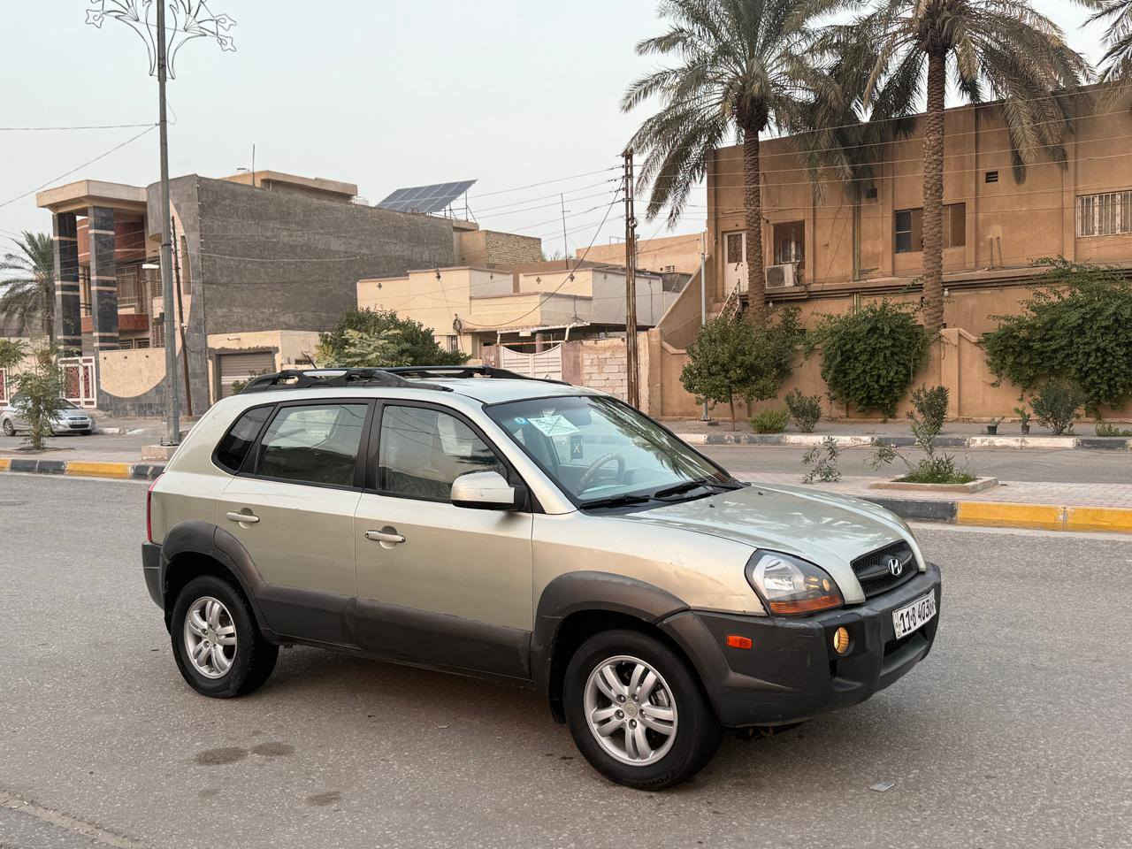 السلام عليكم *********** للبيع توسان السعر 108 موديل 2008 مكفوله كفاله عامه من لضربه ولتبديل ولصبغ مواصفات السياره كامرا وشاشه كبيره ويل كب داخل بيجي محرك 2700 دوش مكينه وكير وحداديه وتبريد بحاله ممتازه جدا رقم بغداد نكليزي سنويه وهزه جديده لسياره في كربلاء
