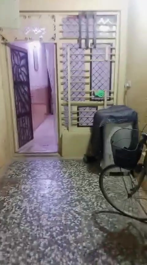 بيت للبيع ١٠٠ متر طابو صرف ٣ طوابق شارع الكهرباء حسينيه الامام المهدي عليه السلام الفرع المقابل روضة الملك
***********
