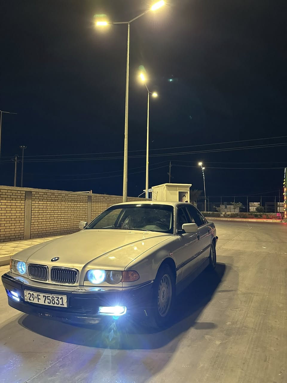 السلام عليكم
BMWكاسحه 1996 محدثه 2000 735   
 مكينه 44 جديد قبل شهرين شديته كير جديد. مظومه تبريد جديده كشنات كهربائيه جنطه شفط مري شفط منظومه زنون   السعر 72 وبيه مجال  
الرقم ***********
