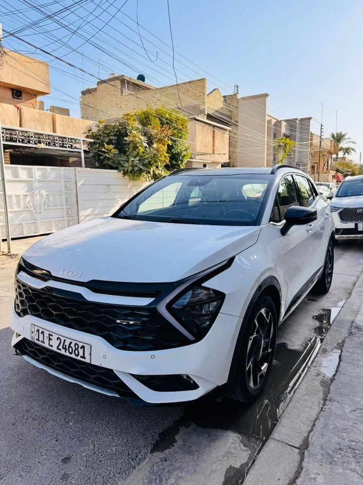 � للبيع | Kia Sportage GT-Line 2024 🤍
✨ لون أبيض لؤلؤي
📍 الممشى: 48,000 كم فقط

المواصفات:
✅ محرك 2000اقتصادي وقوي
✅ شاشة بانورامية متصله  
✅ فتحة سقف بانوراما
✅ بصمة فتح الأبواب
✅ تشغيل عن بُعد
✅ كاميرا خلفية
✅ حساسات أمامية وخلفية
✅ مثبت سرعة
✅ وضعيات قيادة (Drive Mode)
✅ مقود متعدد الوظائف
✅ تدفئة للمقود (ستيرن)
✅ شاحن لاسلكي
✅ Apple CarPlay & Android Auto
✅ مكيف أوتوماتيك ثنائي (Dual Zone)
✅ مقاعد جلد
✅ صندوك كهرباء
✅ إنارة LED أمامية وخلفية
✅ مرايا كهربائية مع طي
✅ كشنات كهرباء تحكم 

 السيارة نظيفة ، استخدام شخصي
✔️ لا تحتاج أي مصروف
دعاميه خلفيه مصلحه فقط اثر طخه 
ناشرها ويه الصور 
💰 السعر: (22.400$)
📞 للاستفسار: ***********
واتس✅
