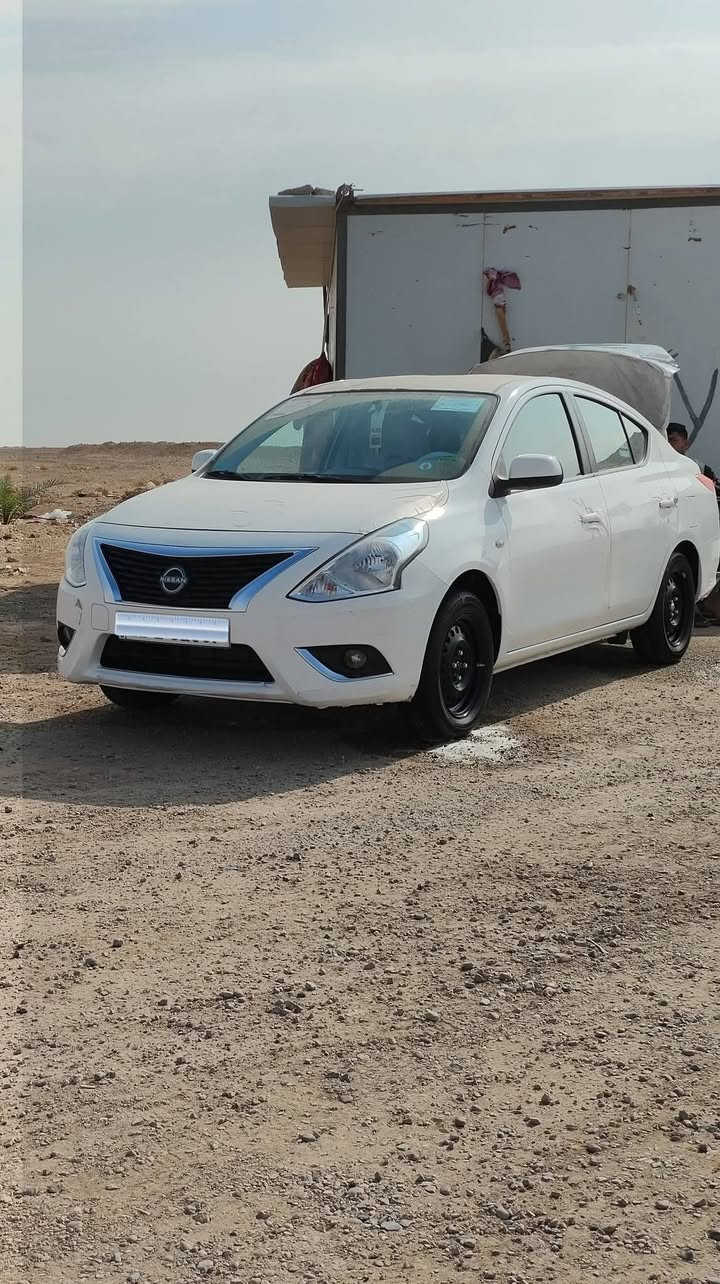 بسم الله الرحمن الرحيم
السلام عليكم 
سياره نيسان سني هندي مديل 2024 بليته زرقة مكفوله كفاله عامه اخذته زيرو عل حره عل ايدي السياره اسبيرهه منازل
سياره ماشيه ٢٧الف السياره بغداد سنويه بأسمي 
السعر١٢٥
الرقم الهاتف *********** العنوان الامين الثانيه
