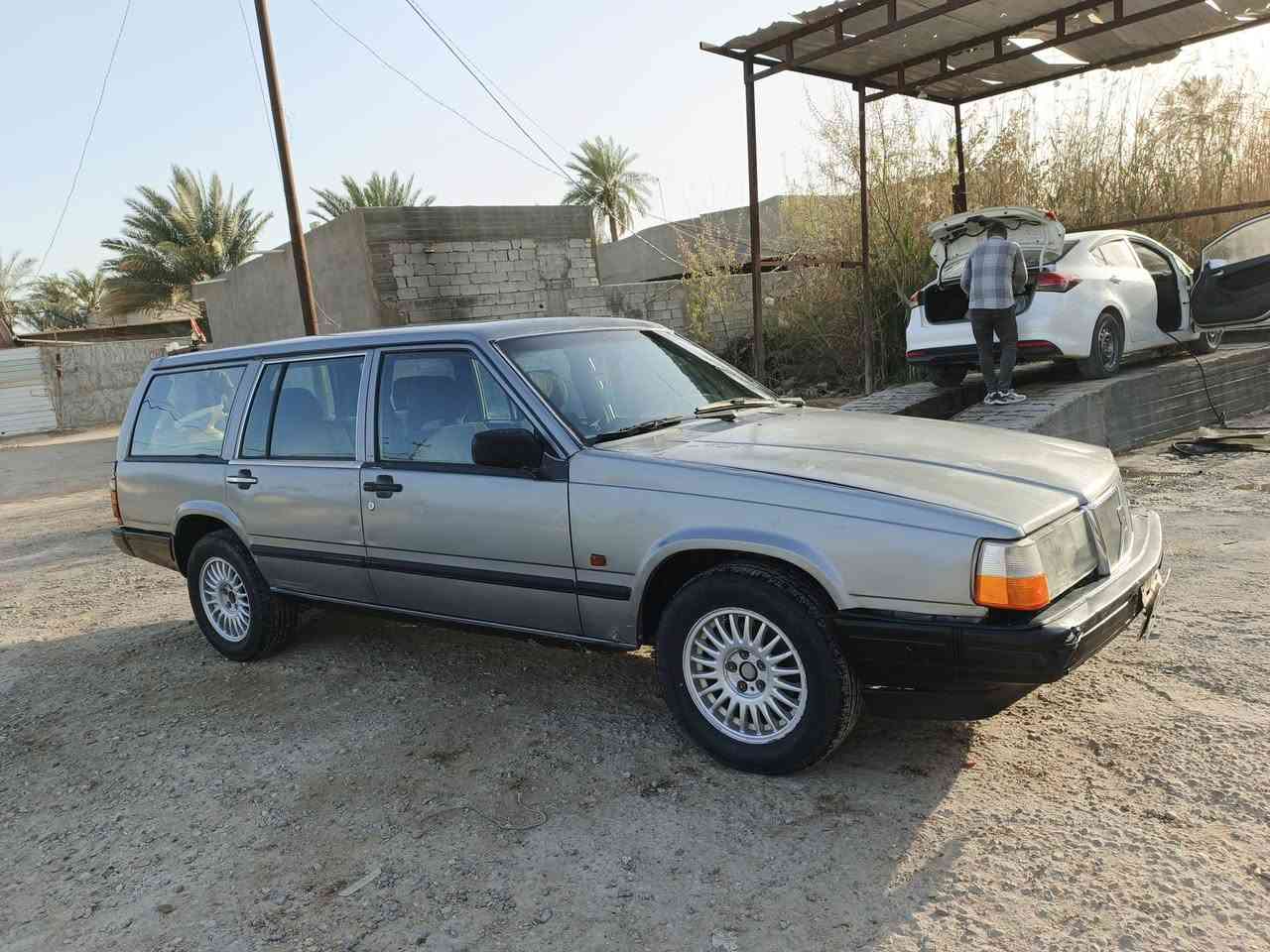 Volvo
سيارة فالو للبيع
موديل 1994✅
كفالة عامة ✅
السيارة جاهزة✅
حداديه ✅
گيـر ✅
تبريد ✅
تخم تاير جديد✅
جام كهرباء ✅
مكان نجف
***********
