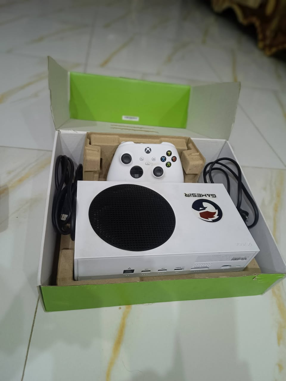 Xbox sires s
ذاكره 512GB 
ملحقاته الاصليه كامله استخدام جدا قليل 
الملحقات كيبل الكهرباء✅
كيبل HDMI الاصلي ماله يدعم 1440p/120FPS✅
جوستك الجهاز الاصلي ✅
سعر 430 وبي مجال 
عنواني الديوانية 
توصيل موجود الى كافة محافضات العراق
خاص مفتوح
رقم
‏‪***********
